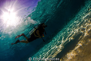 Starting the dive at the Dahab Canyon by Erich Reboucas 